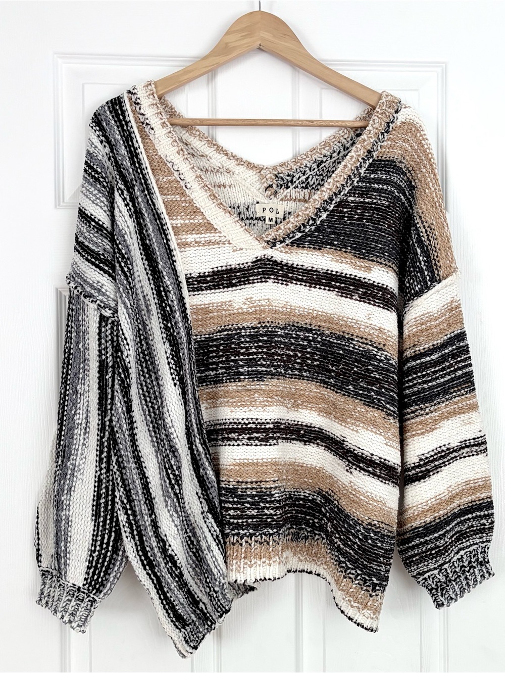 NWOT POL Oversized V-Neck Sweater Size M
